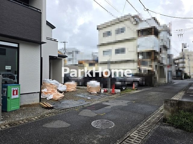 高知市桟橋通３丁目 -8期1棟- 新築戸建ての前面道路含む現地写真