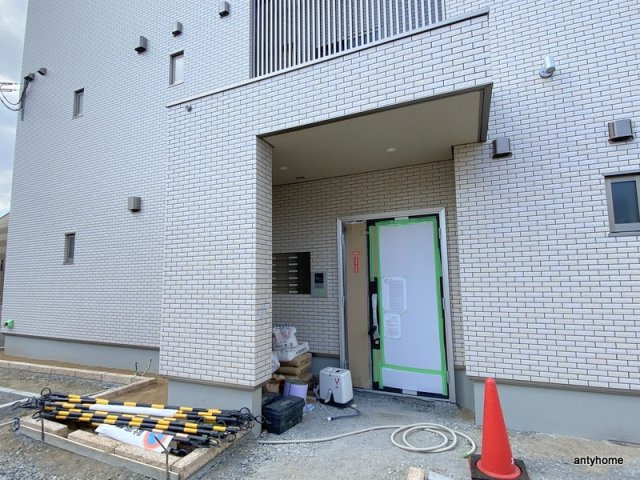 CASA FIORIRE 三社　仲介手数料無料のエントランス