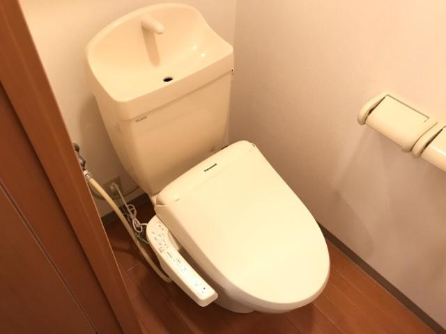 【トイレ】 | エスベランサⅡ | 温水シャワー付き便座