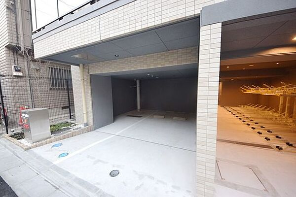 S-RESIDENCE新御徒町Westの駐車場