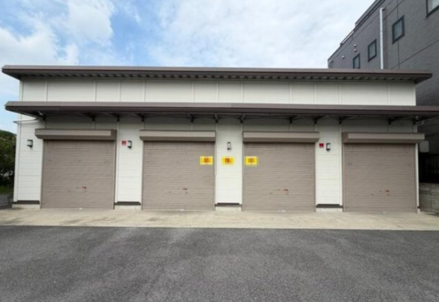川口市末広３丁目の倉庫の外観