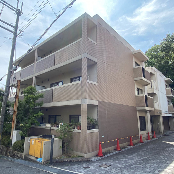 サンラヴィーヌ甲陽園の外観