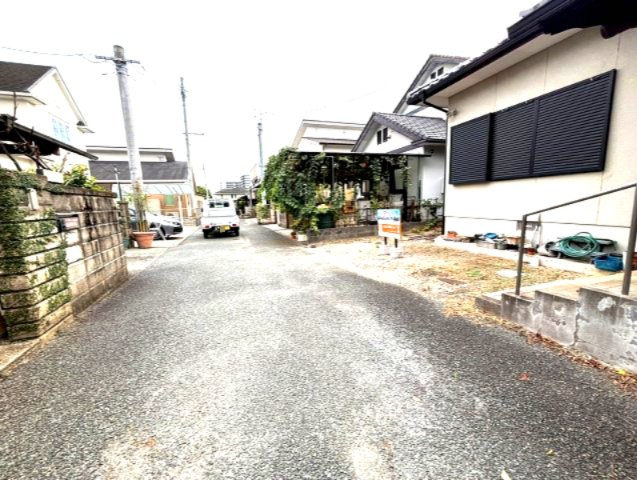 西区稗田町 売地の前面道路含む現地写真