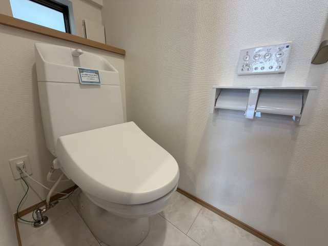 宜野湾市上原1丁目（全4棟）B号棟のトイレ|Ｂ号棟　温水洗浄便座♪