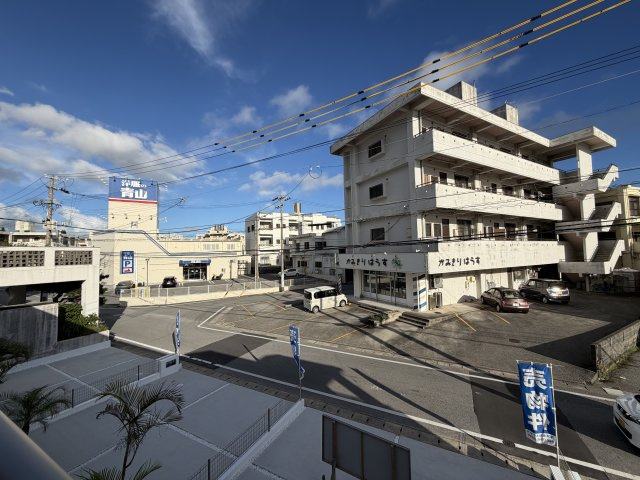 宜野湾市上原1丁目（全4棟）B号棟の展望|Ｂ号棟　眺望良好♪