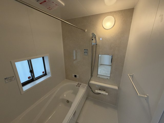 宜野湾市上原1丁目（全4棟）B号棟の浴室|Ｂ号棟　浴室換気乾燥機付き♪
