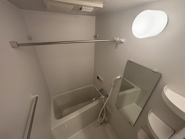 プライムライフ三宮磯上公園の浴室|同物件別部屋写真