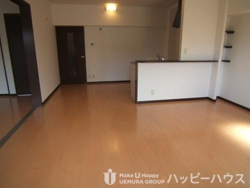 福岡市博多区吉塚４丁目の賃貸マンションの居間・リビング|物件の画像3