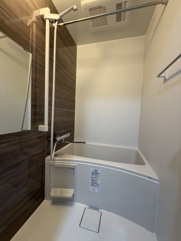 天下茶屋１丁目戸建ての浴室