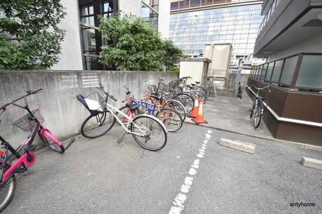 ハシモトエージェンシービル1　仲介手数料無料の駐車場