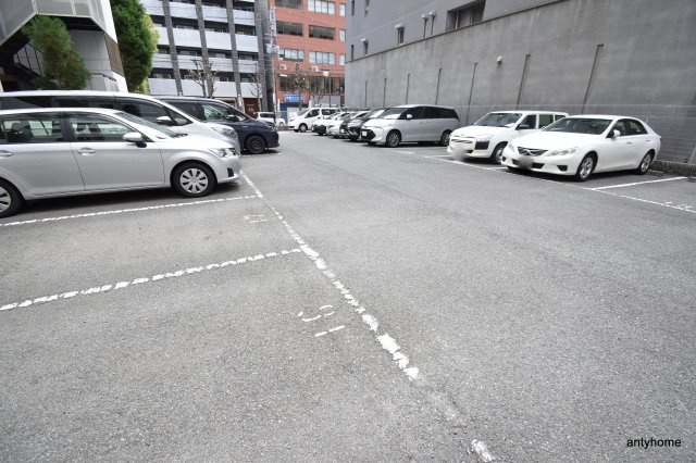 ハシモトエージェンシービル1　仲介手数料無料の駐車場