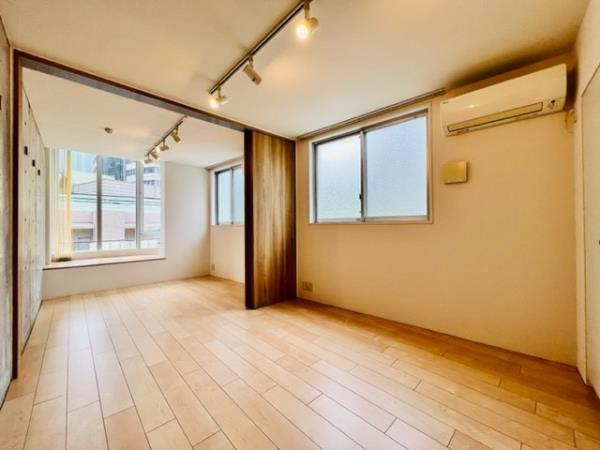 ＨＴピア赤坂の居間・リビング|使いやすい居間です