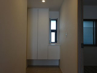 HARUMI FLAG PARK VILLAGE A棟の玄関|きれいな玄関です