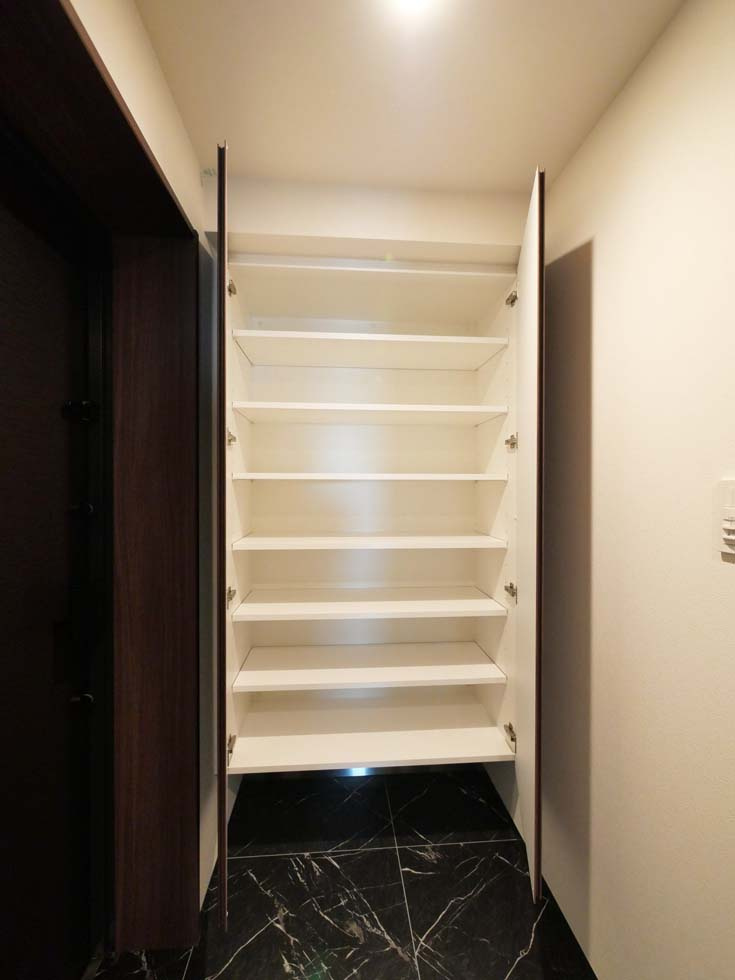 コンポジット渋谷本町の内装