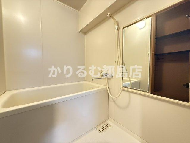 メゾンドノブレの浴室
