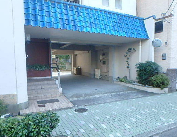 櫻井マンションのエントランス