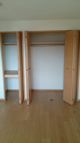 サニーハイツグリーンの収納|こまごまとしたものを収納できそうですね