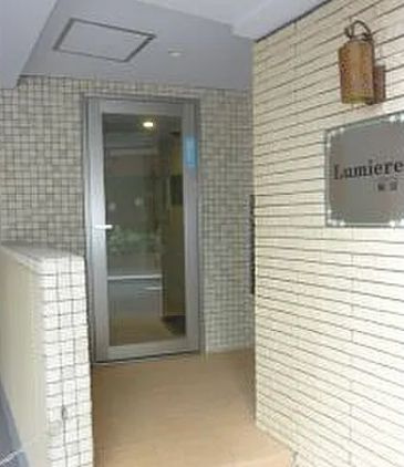 ルミエール堀留のエントランス|落ち着いたエントランスです
