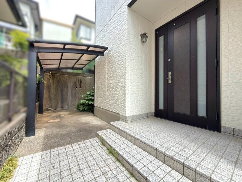 高知市春野町南ヶ丘2丁目　中古戸建の玄関