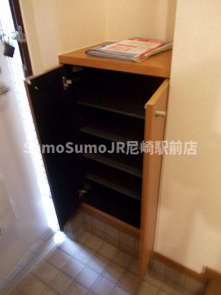 ソフィアコートの玄関|落ち着いた玄関です