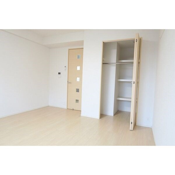 大阪市西淀川区柏里２丁目の賃貸マンションの居間・リビング