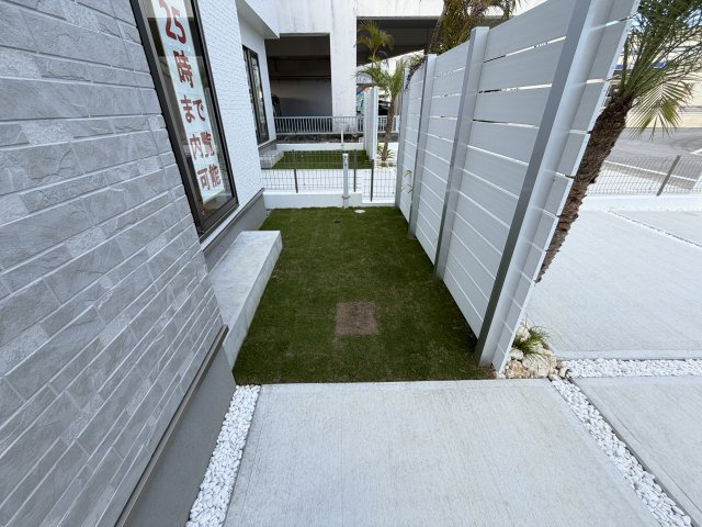 宜野湾市上原1丁目（全4棟）C号棟の庭|C号棟　素敵なお庭付き♪