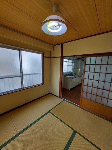 グレスト元町の和室