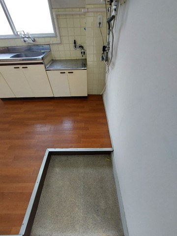 グレスト元町の玄関