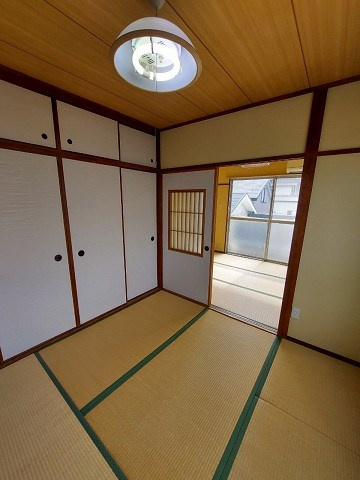 グレスト元町の居間・リビング