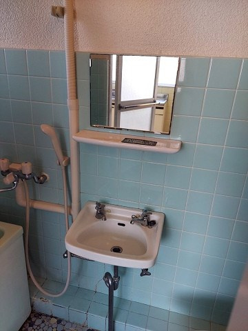 グレスト元町の洗面所