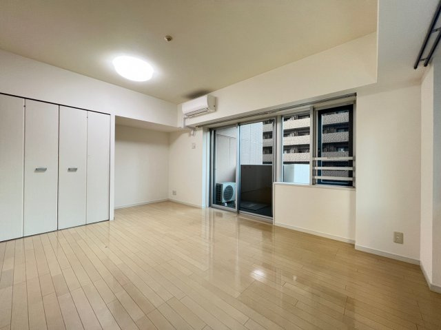 クロスレジデンス大阪新町の居間・リビング