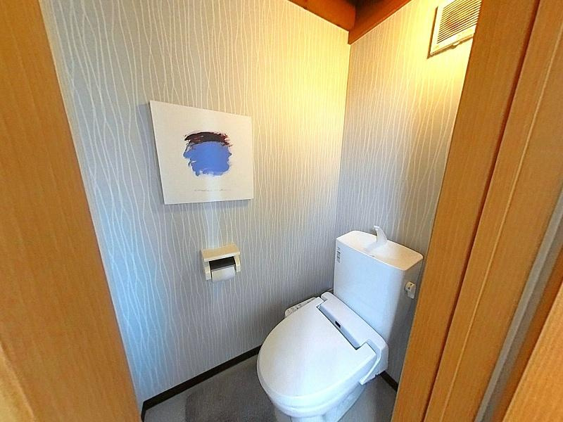 高知市春野町平和 中古戸建てのトイレ