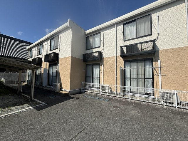 レオパレスアスリーサの外観