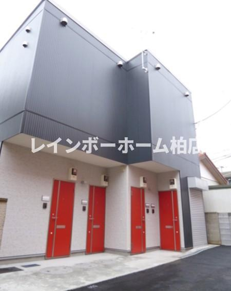 特典：仲介手数料が無料です!!のエントランス