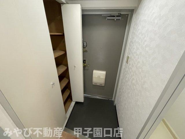 福寿荘弐番館の玄関