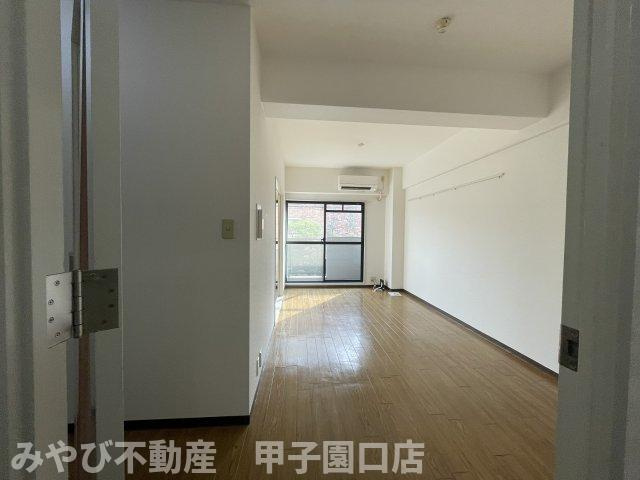 福寿荘弐番館の居間・リビング