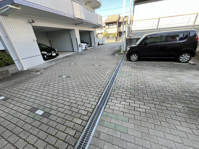 ジオレミヨ甲子園口の駐車場