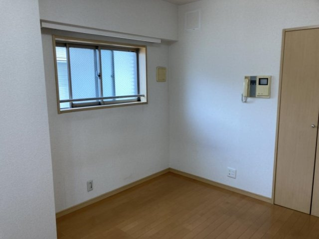 スカイコート四谷の洋室