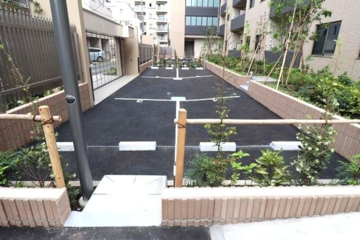 サンジョイアゼロの駐車場
