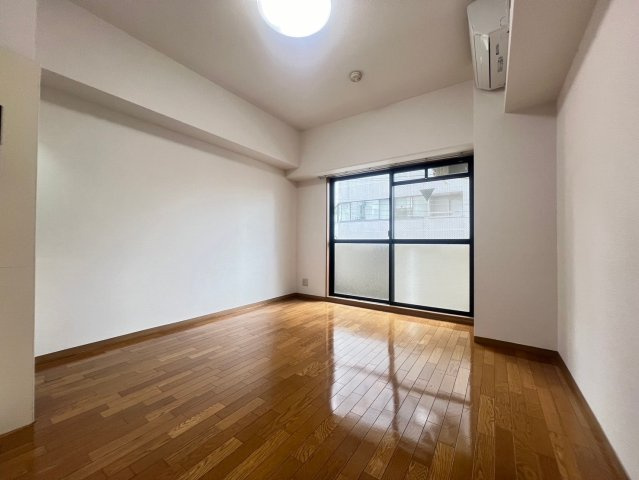 TATディナスティ西本町の居間・リビング