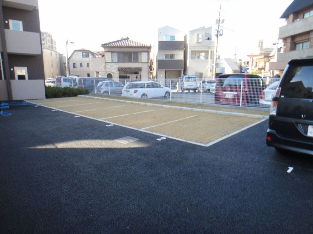 プリマヴェーラの駐車場