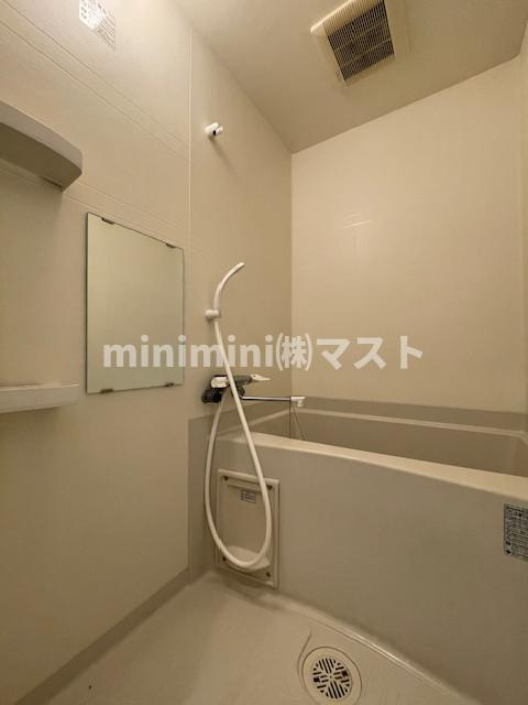 グランパシフィック聖天坂の浴室