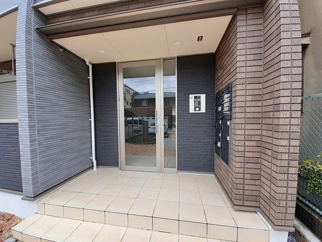 リファイメントのエントランス