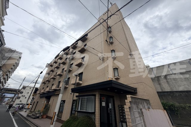 新星本社ビルの外観