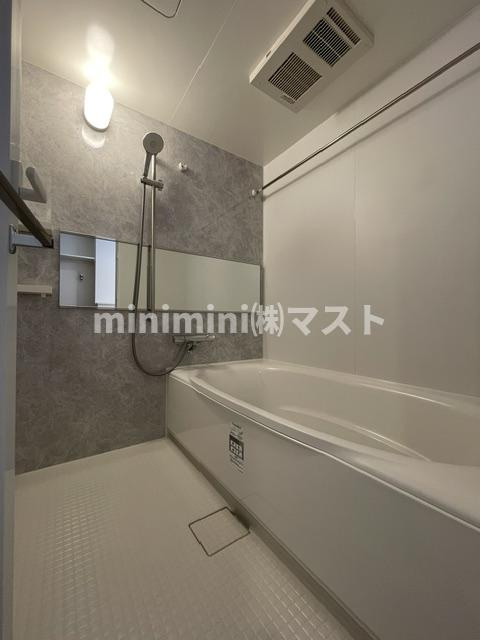 スプランディッド本町グランの浴室