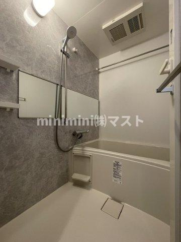 スプランディッド本町グランの浴室