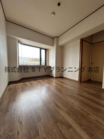 仲介手数料0円！ナカハイツの洋室
