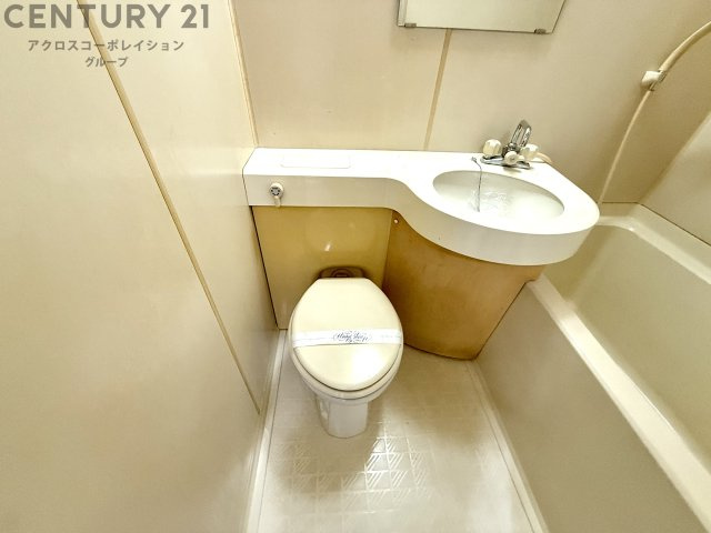 浴室内にトイレがあります☆