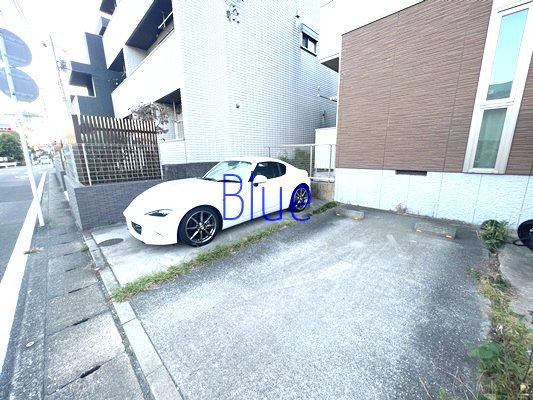 【駐車場】
