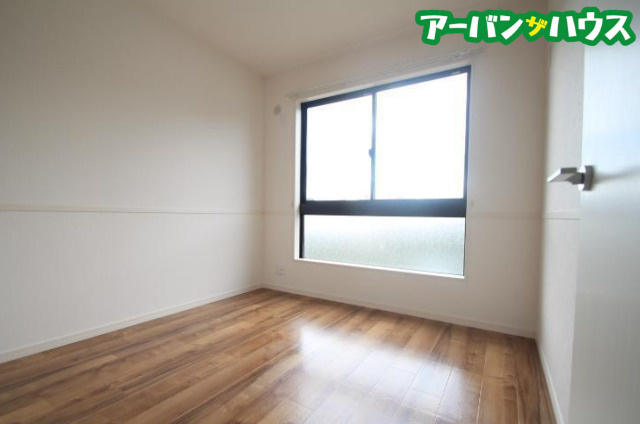 SMART LIFE 庭瀬 北棟の洋室